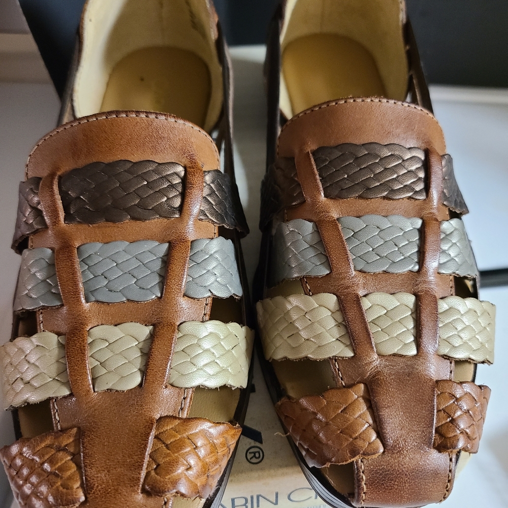 Cabin Creek Sandals 8M Pre-owned (A10)